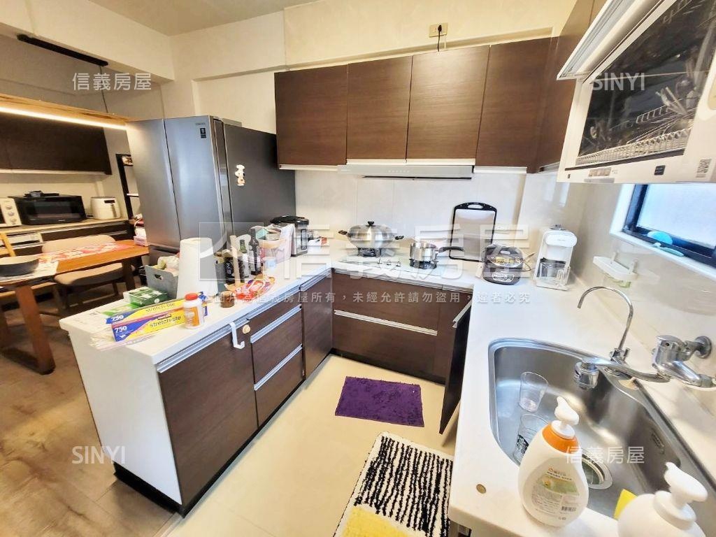 信義區稀有邊間大空間美寓房屋室內格局與周邊環境