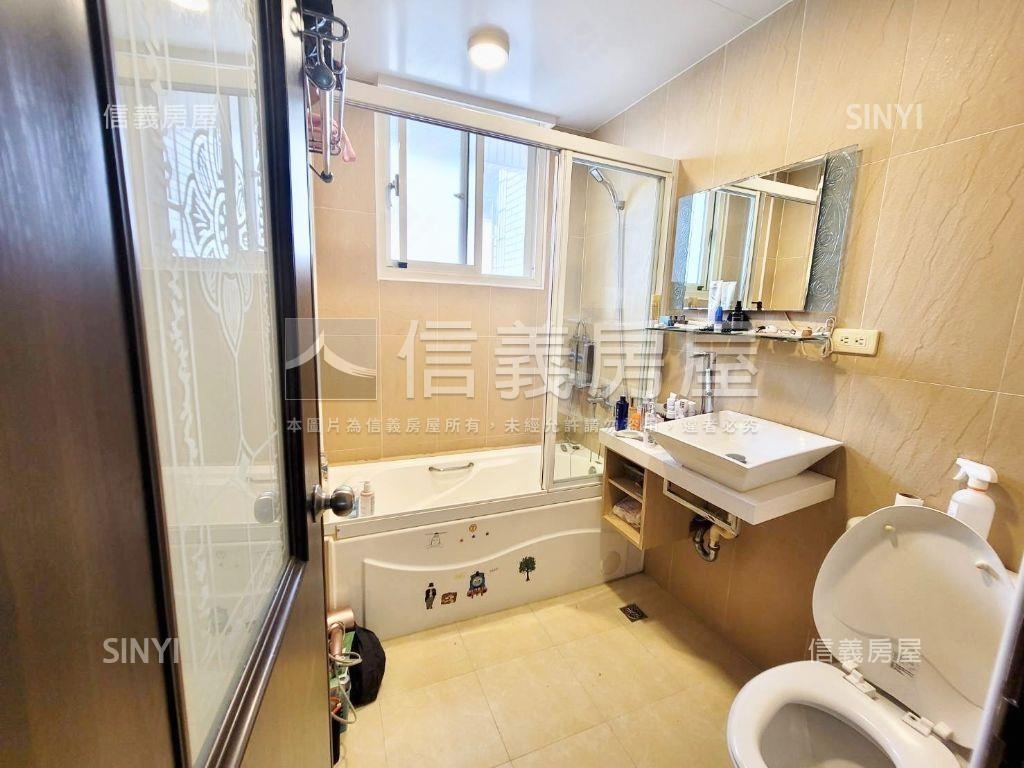 信義區稀有邊間大空間美寓房屋室內格局與周邊環境