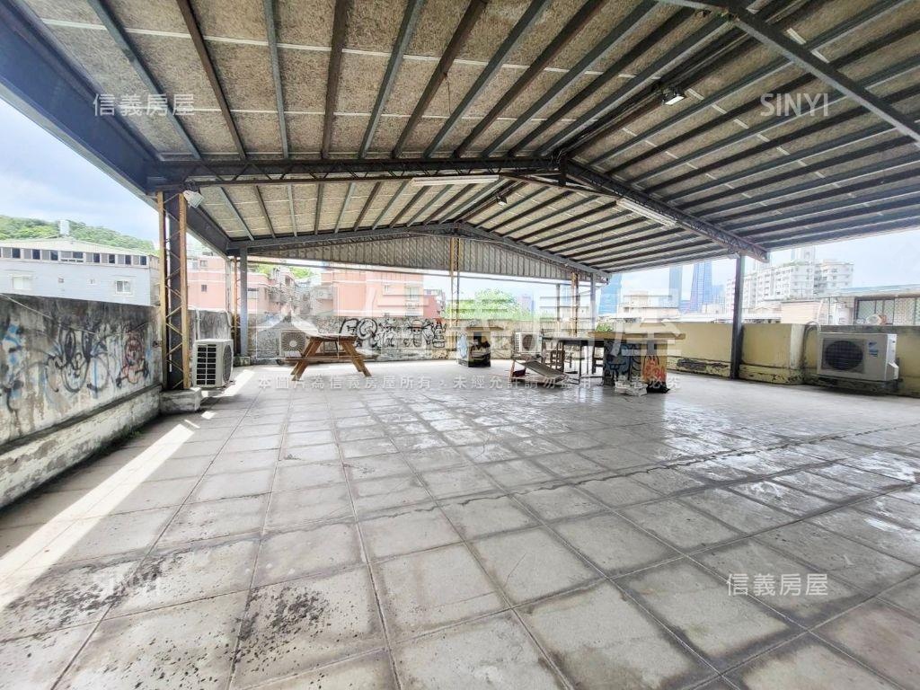 信義區稀有邊間大空間美寓房屋室內格局與周邊環境