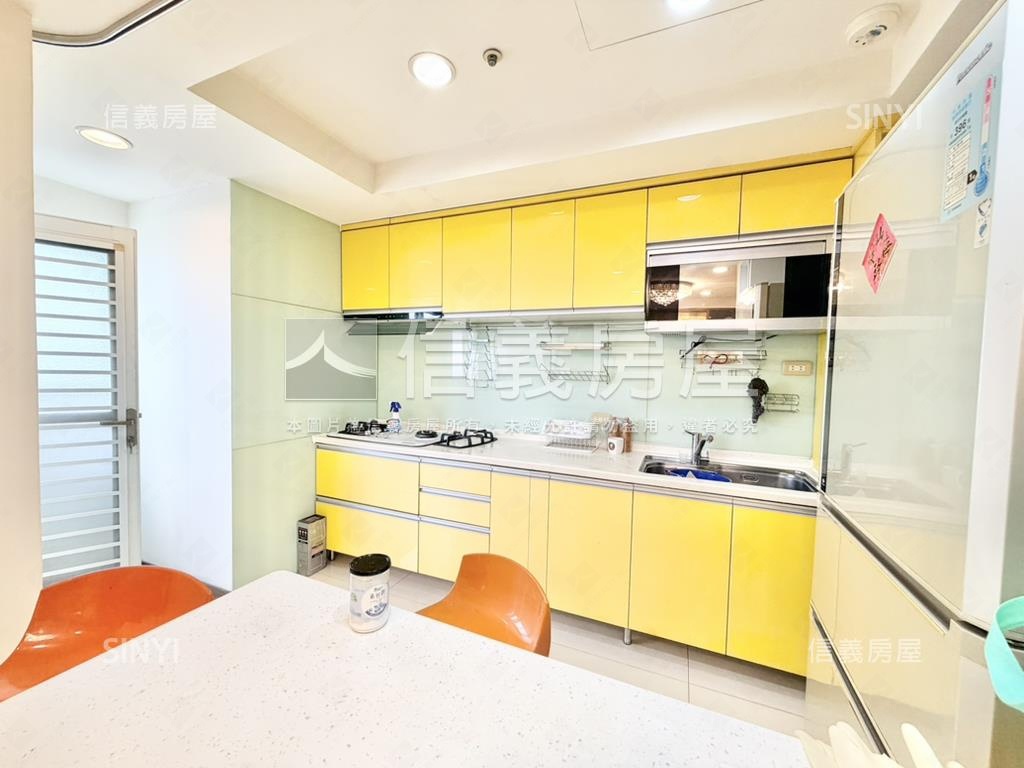 擎天雙星豪景樓中樓大空間房屋室內格局與周邊環境