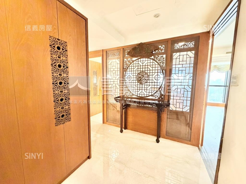 擎天雙星豪景樓中樓大空間房屋室內格局與周邊環境