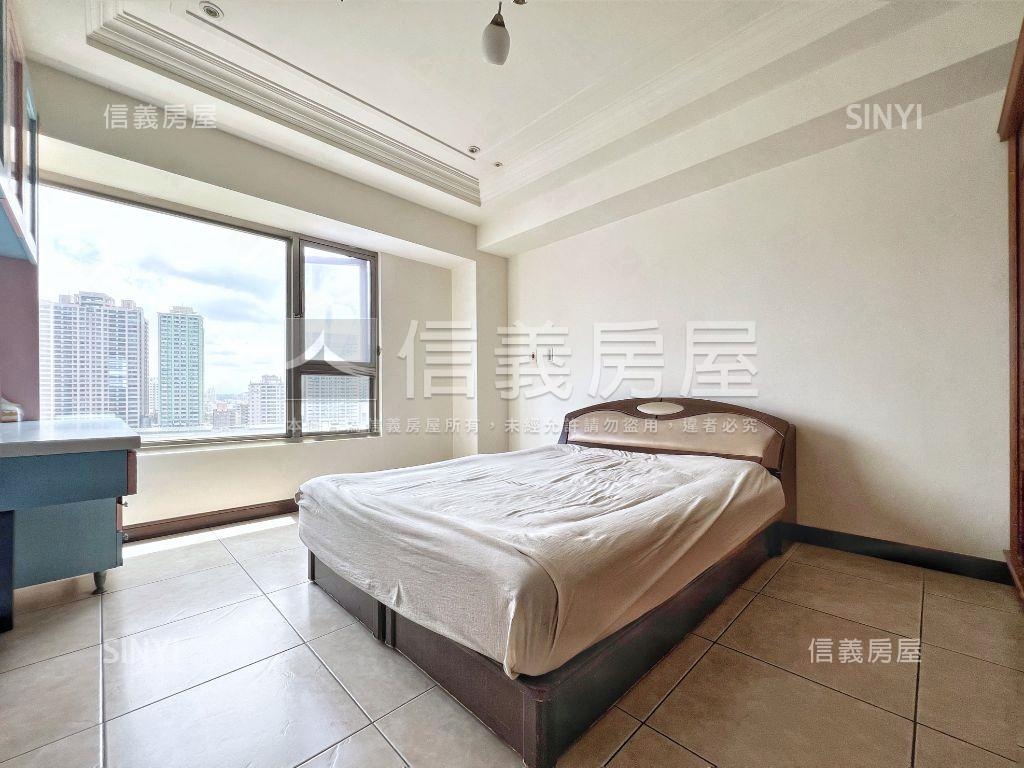 巨蛋臻邸景觀雙平車房屋室內格局與周邊環境