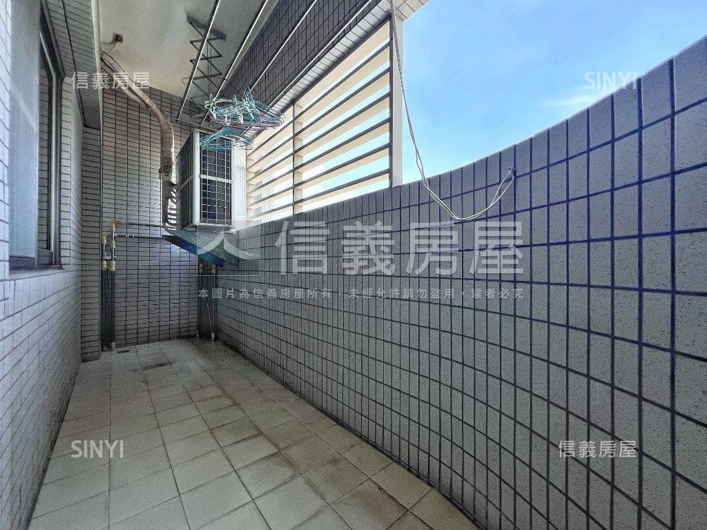 巨蛋臻邸景觀雙平車房屋室內格局與周邊環境