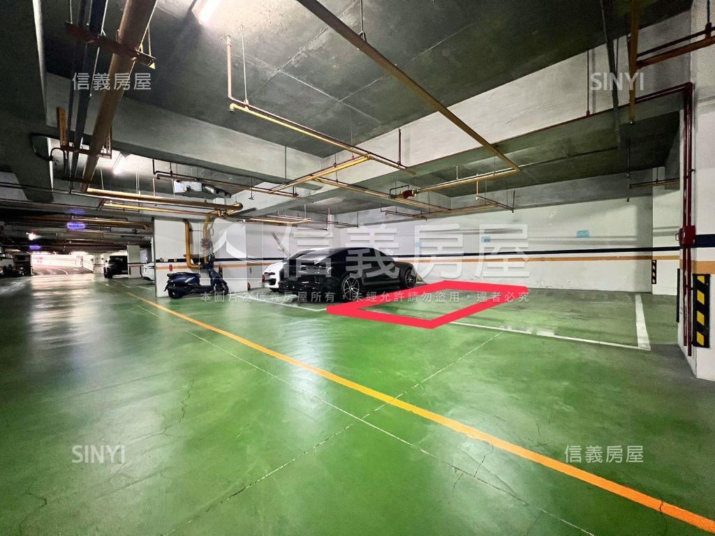 巨蛋臻邸景觀雙平車房屋室內格局與周邊環境