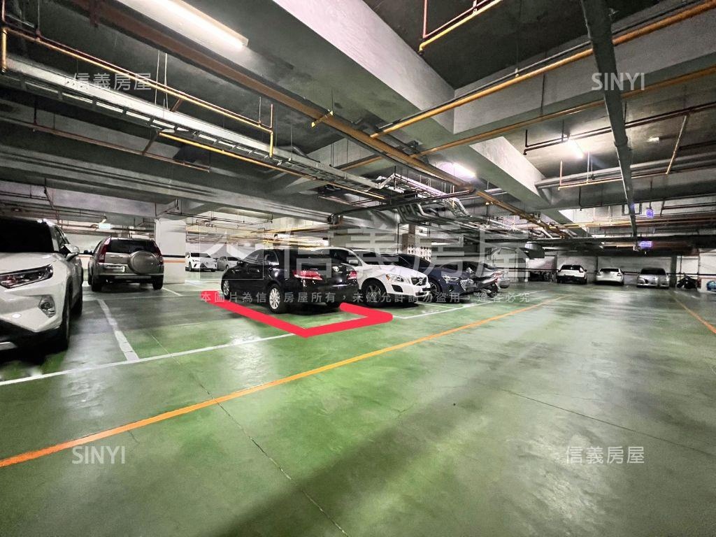 巨蛋臻邸景觀雙平車房屋室內格局與周邊環境