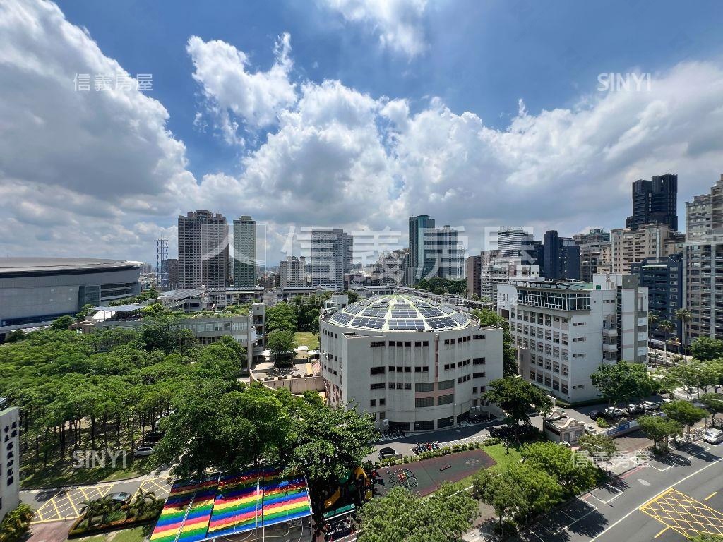 巨蛋臻邸景觀雙平車房屋室內格局與周邊環境