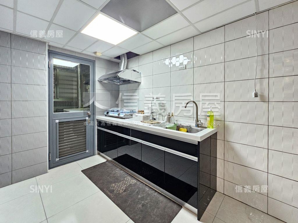 民權經典５樓三房車位房屋室內格局與周邊環境