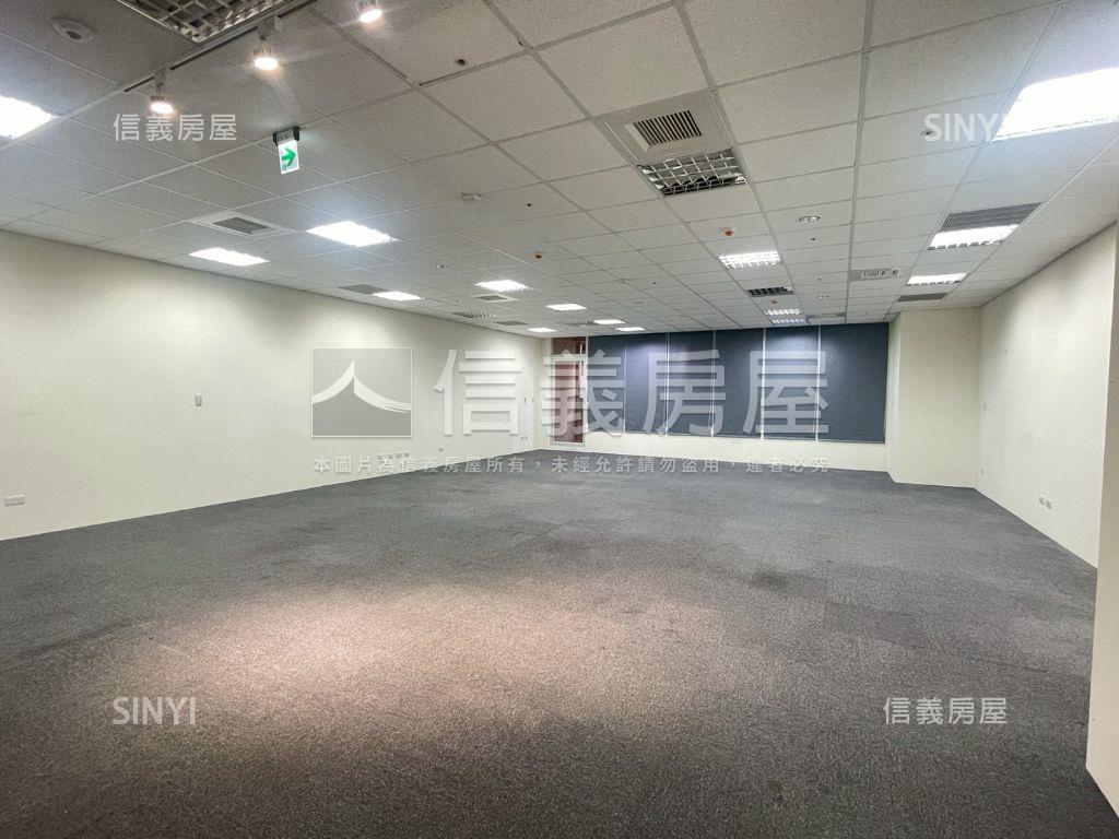 七期親家市政廣場商辦房屋室內格局與周邊環境