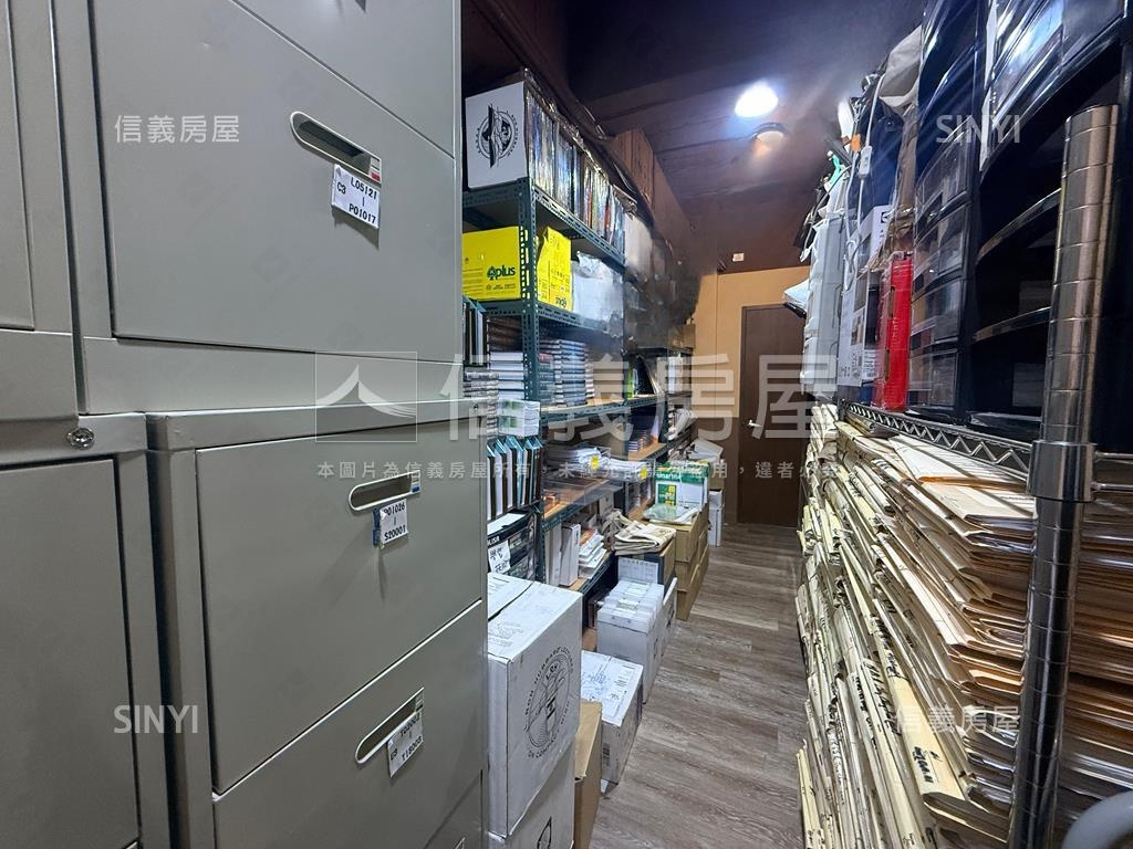 松江南京純辦附車位房屋室內格局與周邊環境