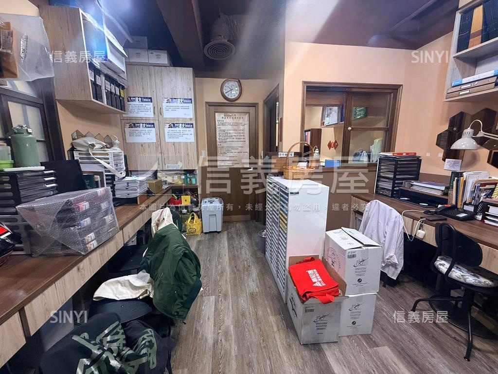 松江南京純辦附車位房屋室內格局與周邊環境