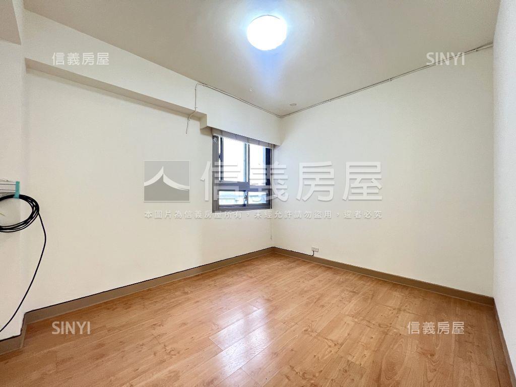 運動公園●邊間３房車位房屋室內格局與周邊環境