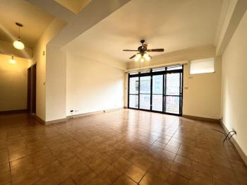 運動公園●邊間３房車位