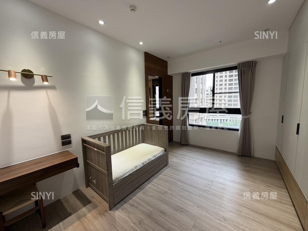 一極稀有三房雙車位房屋室內格局與周邊環境