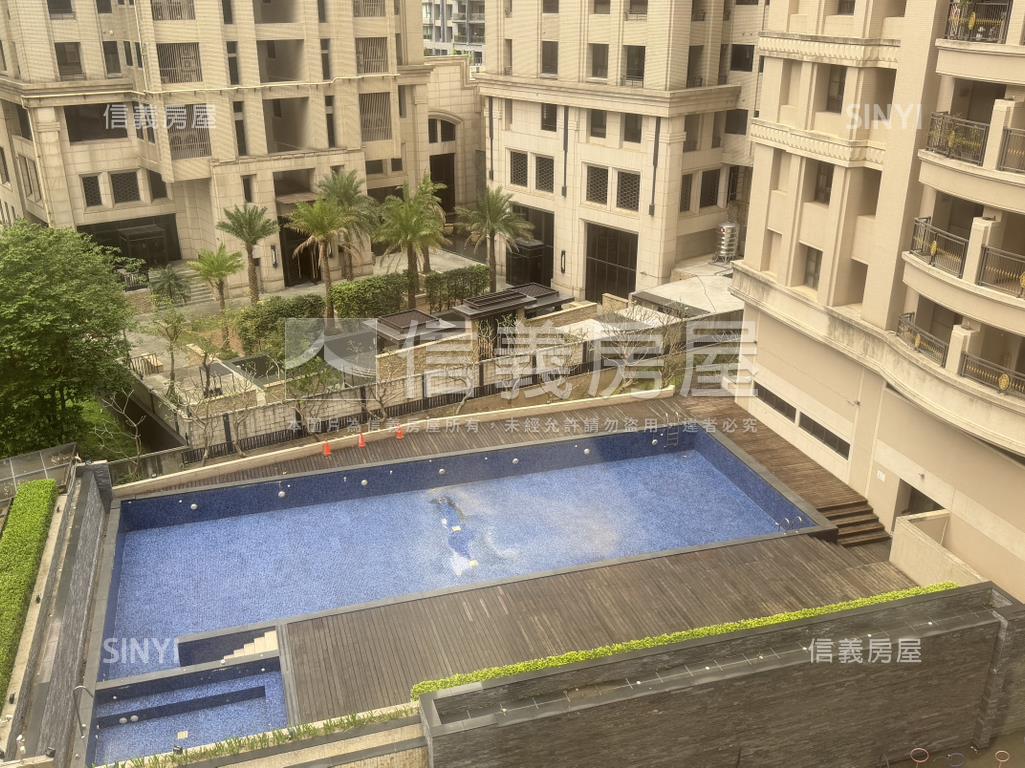 一極稀有三房雙車位房屋室內格局與周邊環境