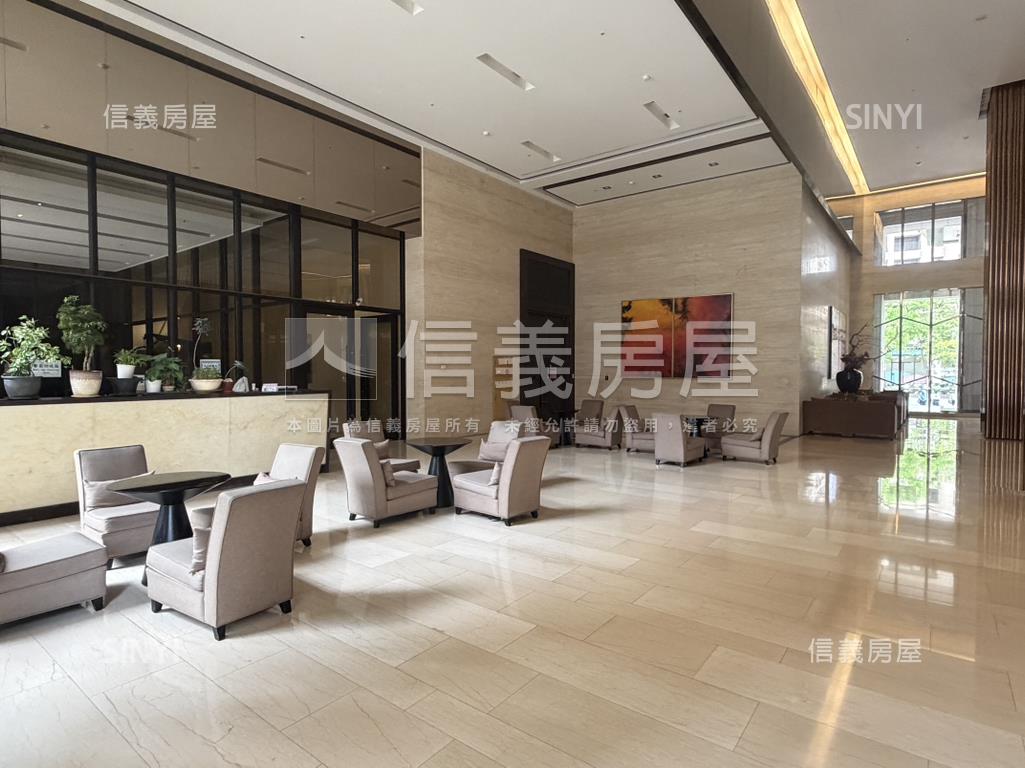 一極稀有三房雙車位房屋室內格局與周邊環境