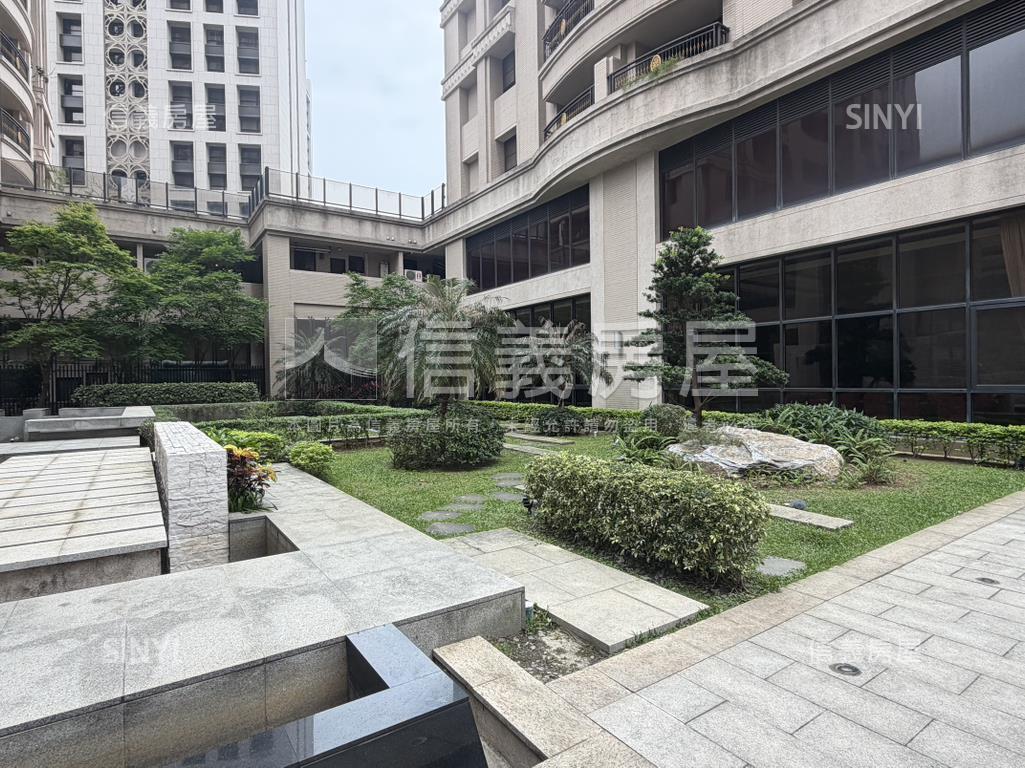 一極稀有三房雙車位房屋室內格局與周邊環境