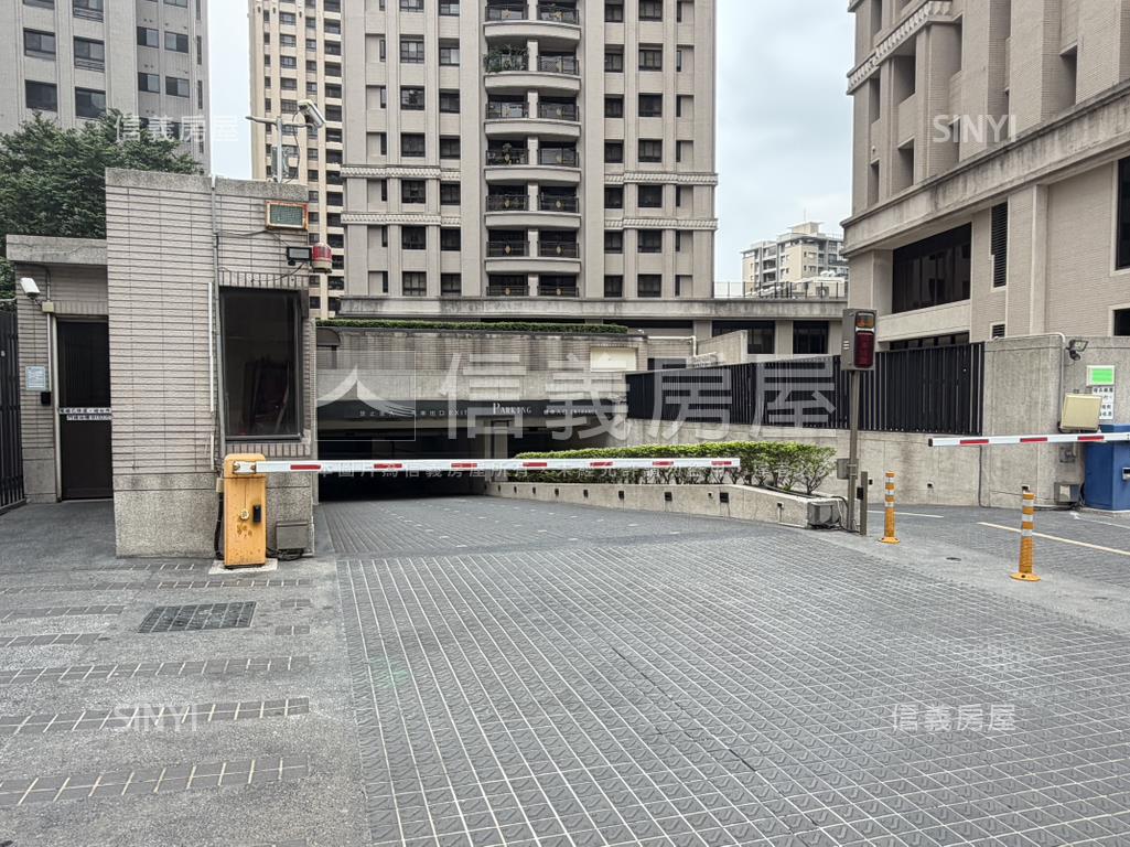 一極稀有三房雙車位房屋室內格局與周邊環境