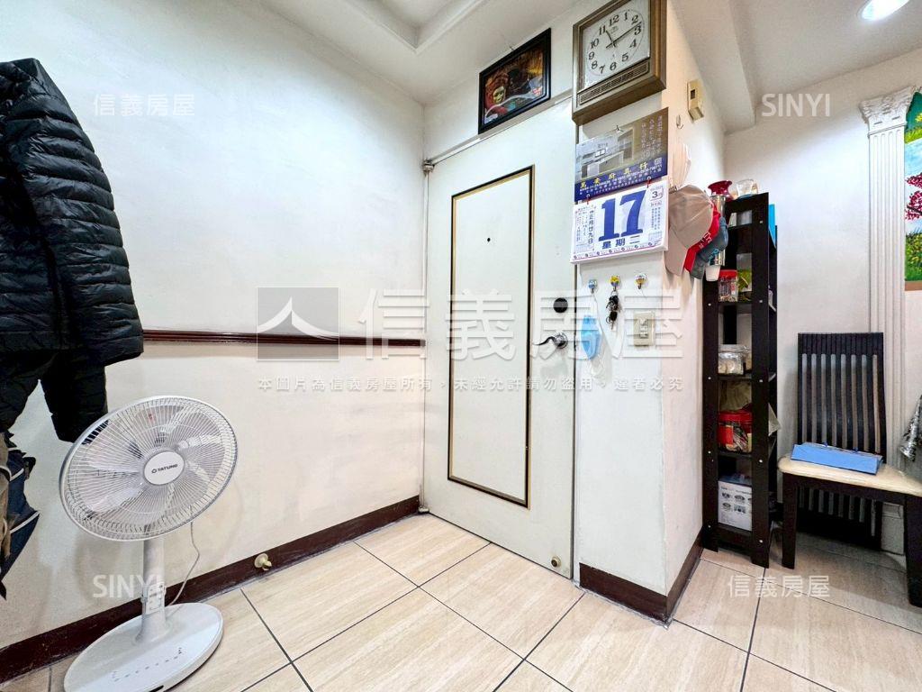 近捷運中清站三房健身公寓房屋室內格局與周邊環境