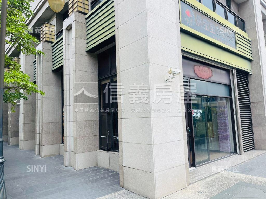 大面寬挑高金角店房屋室內格局與周邊環境