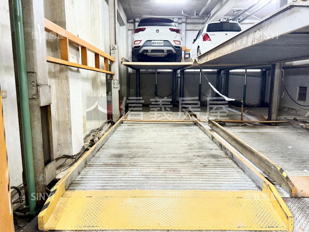 專任永吉路邊間華廈有車位房屋室內格局與周邊環境
