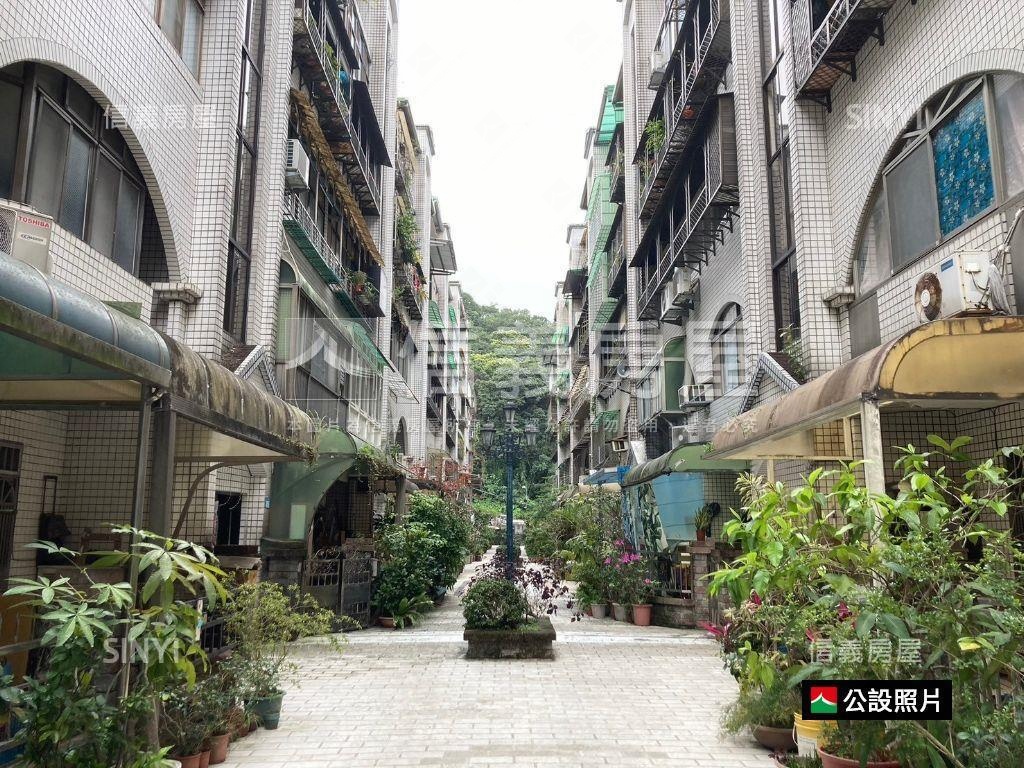 社區管理一樓大空間車位Ａ房屋室內格局與周邊環境