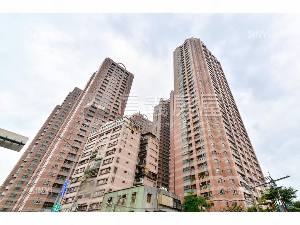新店天闊大氣五房房屋室內格局與周邊環境