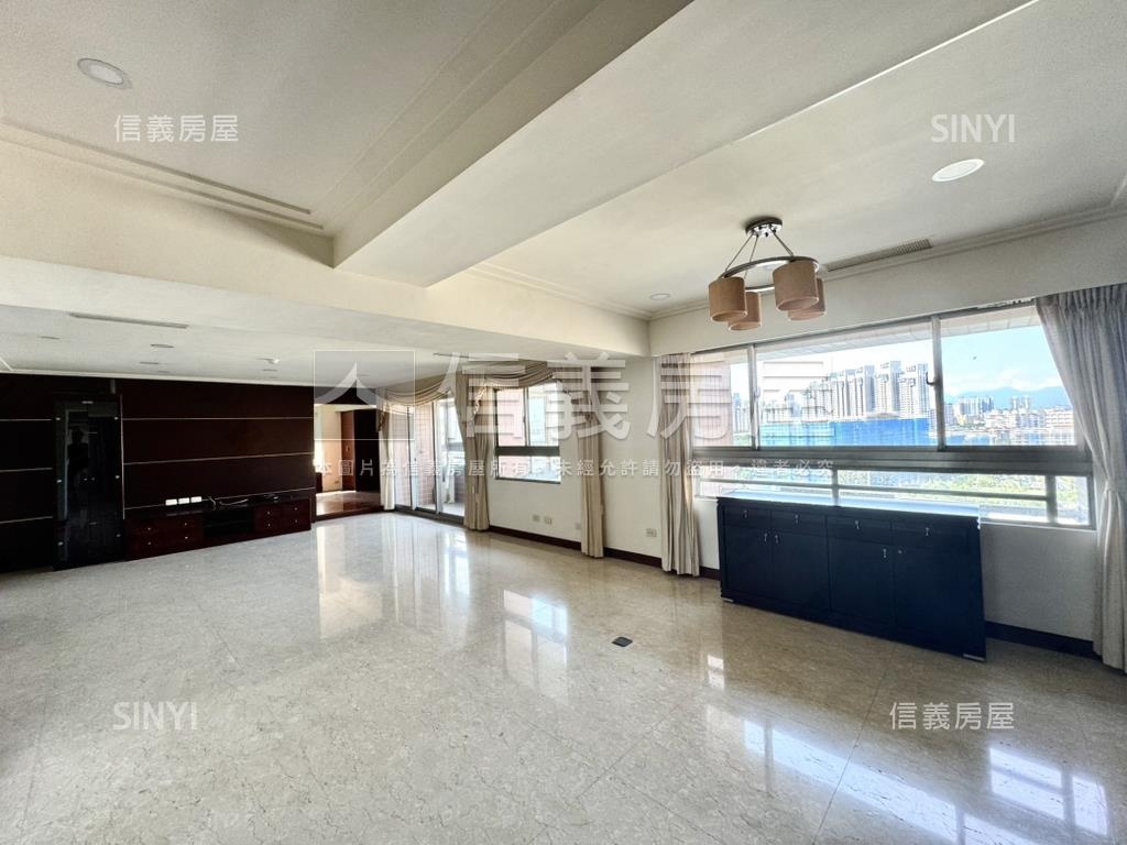 新店天闊大氣五房房屋室內格局與周邊環境