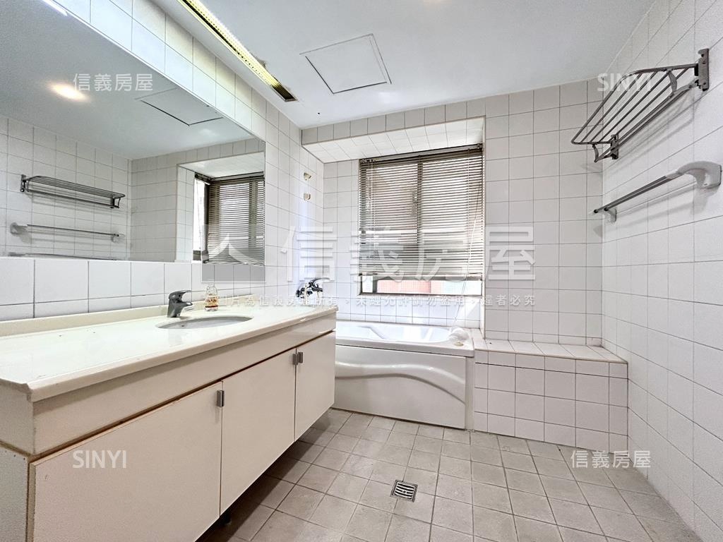 新店天闊大氣五房房屋室內格局與周邊環境