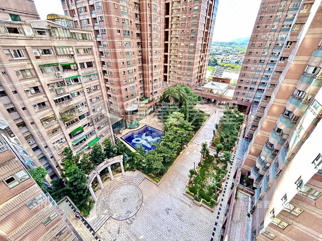 新店天闊大氣五房房屋室內格局與周邊環境