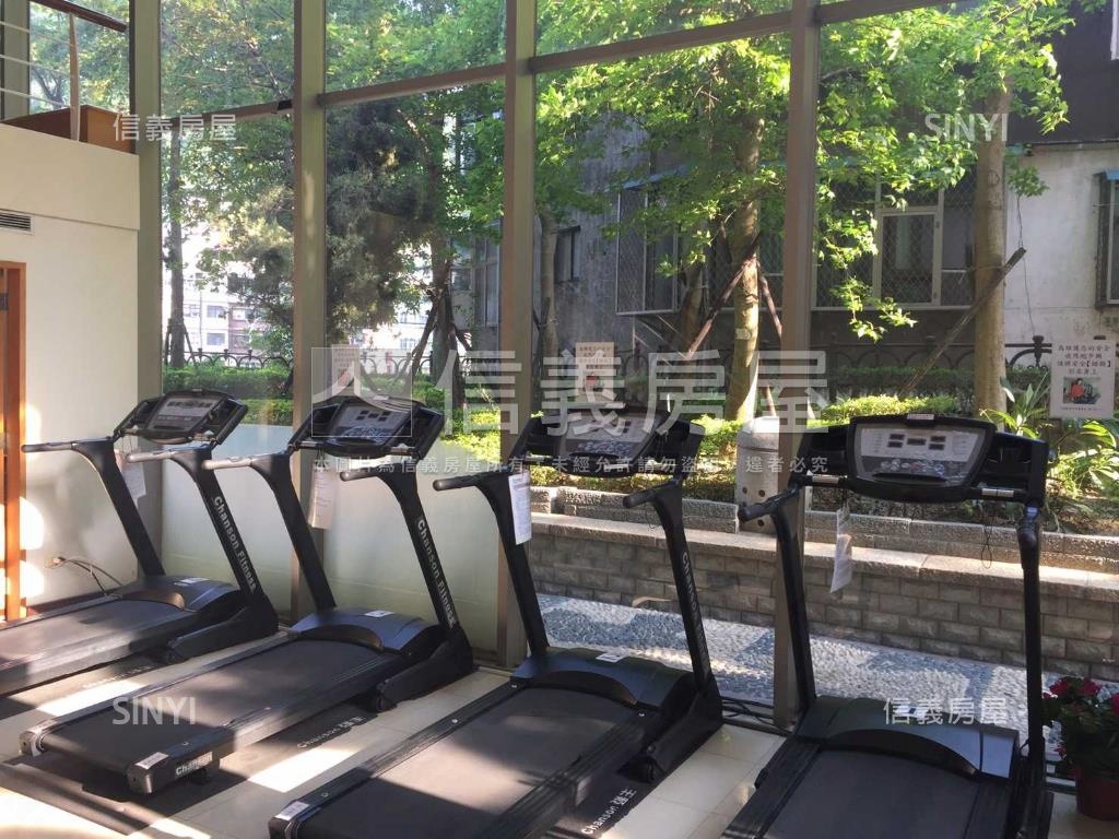 新店天闊大氣五房房屋室內格局與周邊環境