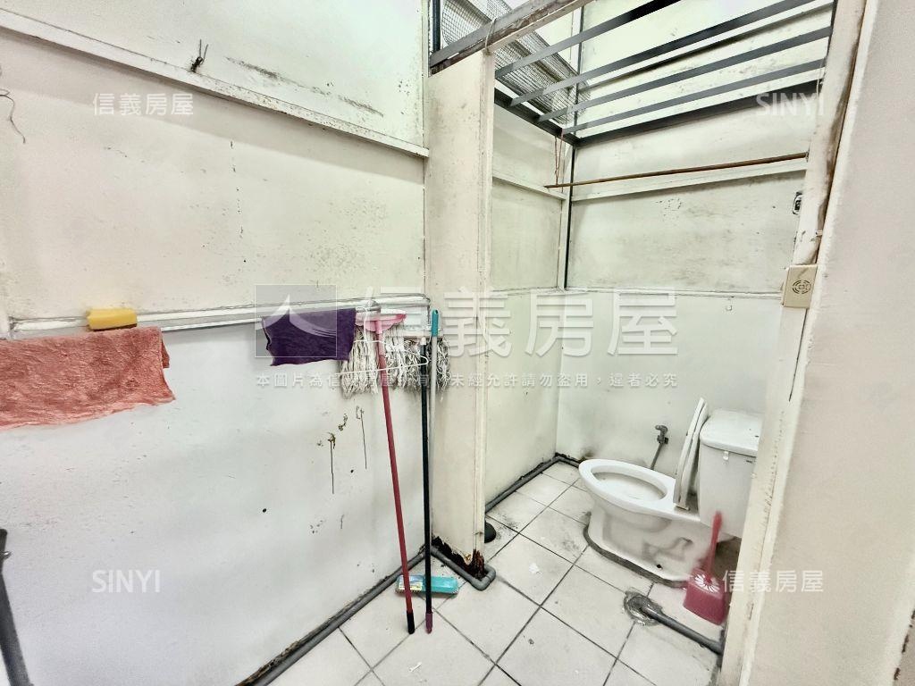青島路角間大面寬透店房屋室內格局與周邊環境