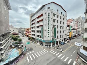 青島路角間大面寬透店