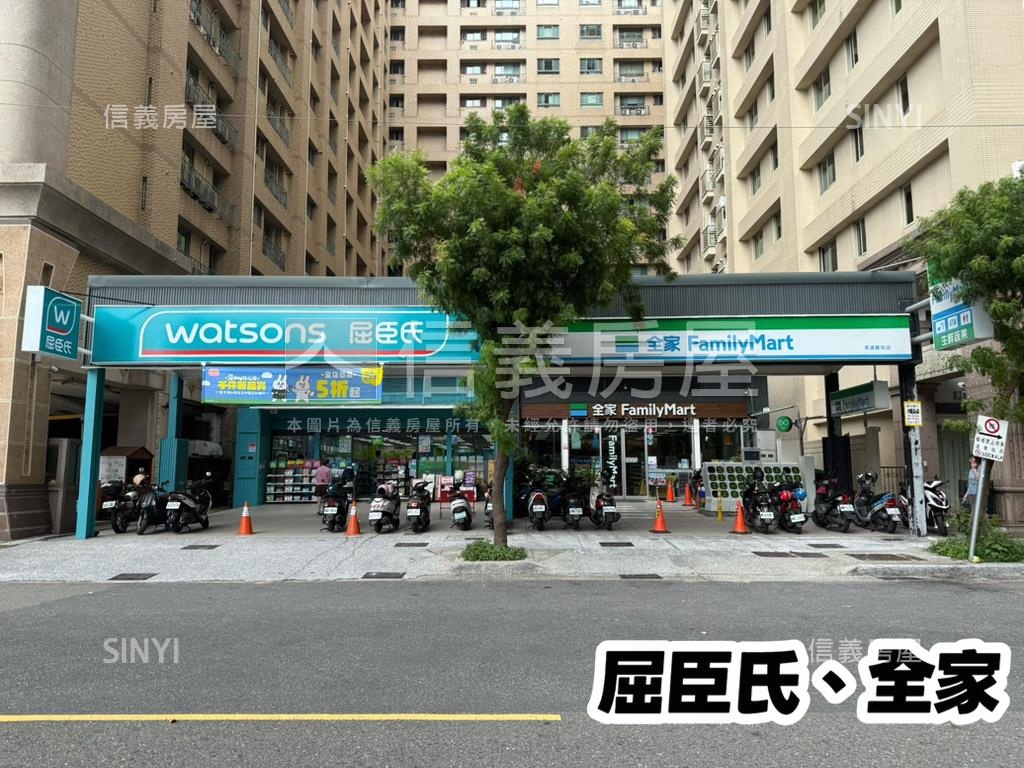 前鎮閃耀高樓２房平移車位房屋室內格局與周邊環境