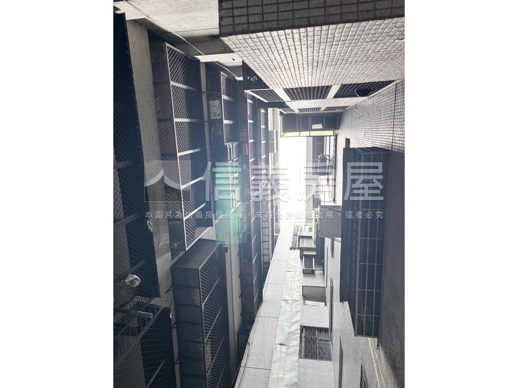 西區文教核心居仁國中三房房屋室內格局與周邊環境