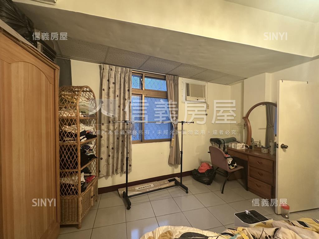 低總價地點好棒二樓房屋室內格局與周邊環境