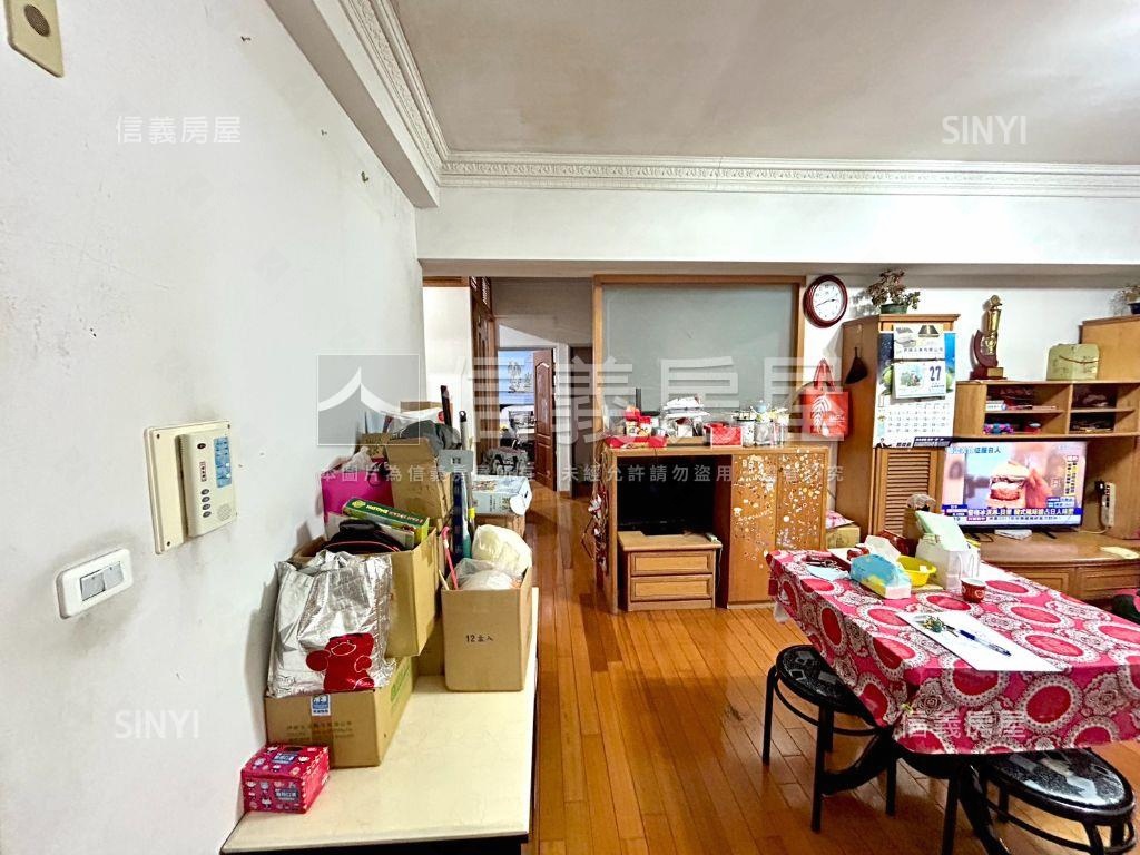 Ｅ生活優質四房房屋室內格局與周邊環境