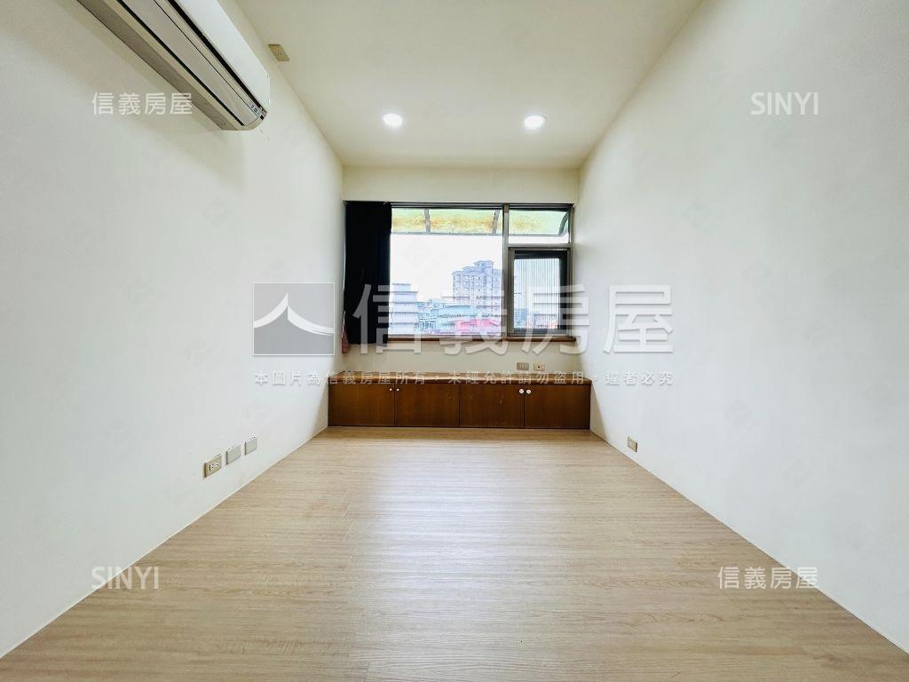專任§溪尾街大坪數公寓房屋室內格局與周邊環境