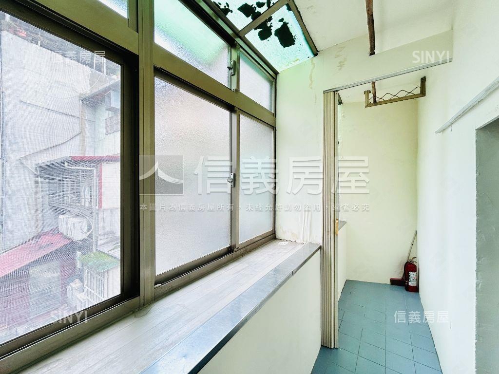 專任§溪尾街大坪數公寓房屋室內格局與周邊環境