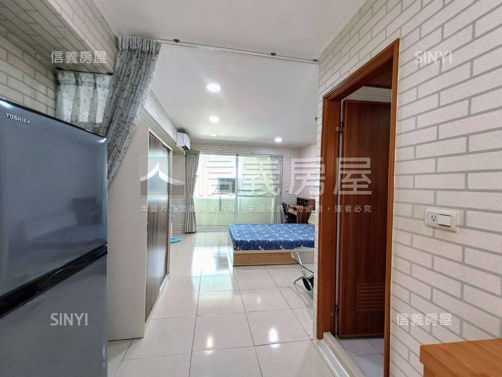 星鑽特區陽台美景大套房房屋室內格局與周邊環境