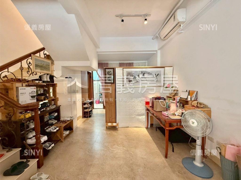 近Ａ１９青塘園寬店面別墅房屋室內格局與周邊環境