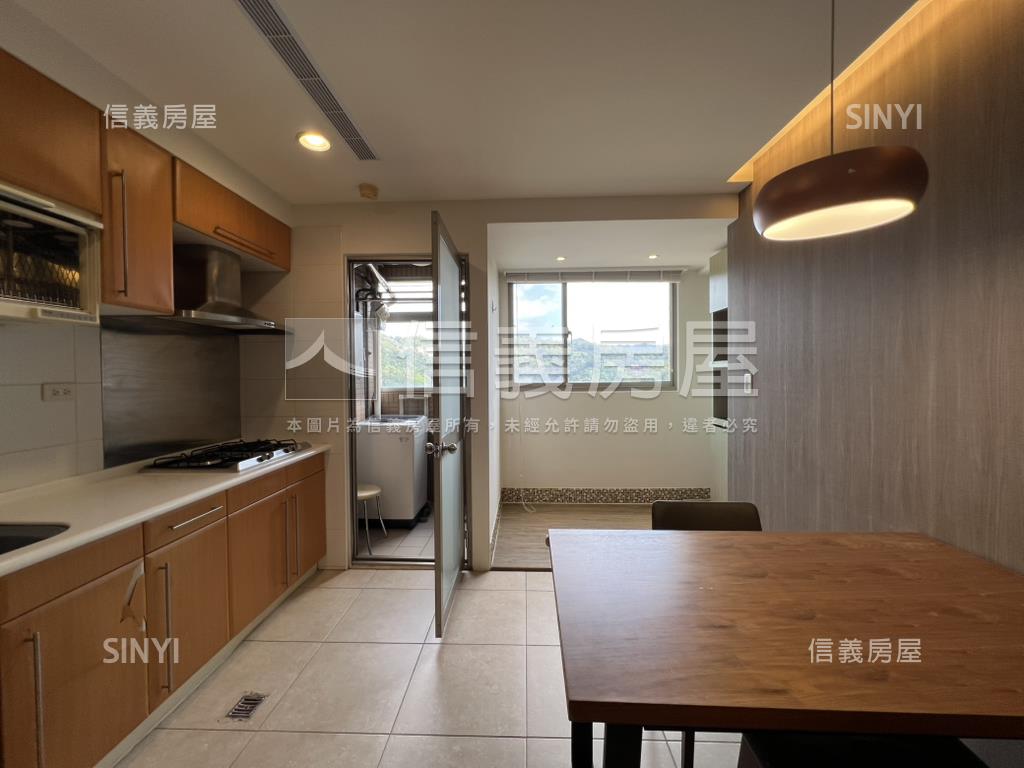 大安麗池捷運景觀二房車位房屋室內格局與周邊環境