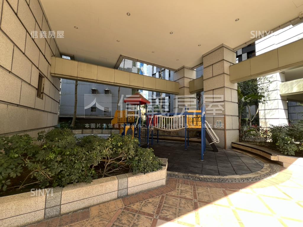 大安麗池捷運景觀二房車位房屋室內格局與周邊環境