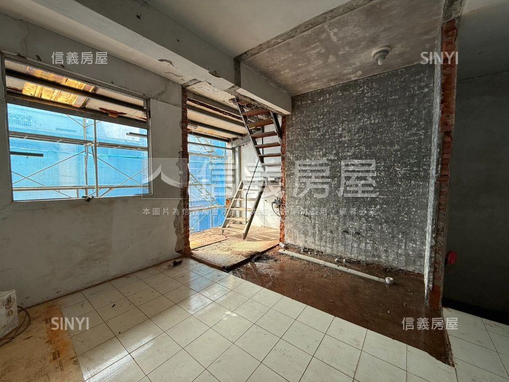 近龍岡千萬內透天房屋室內格局與周邊環境