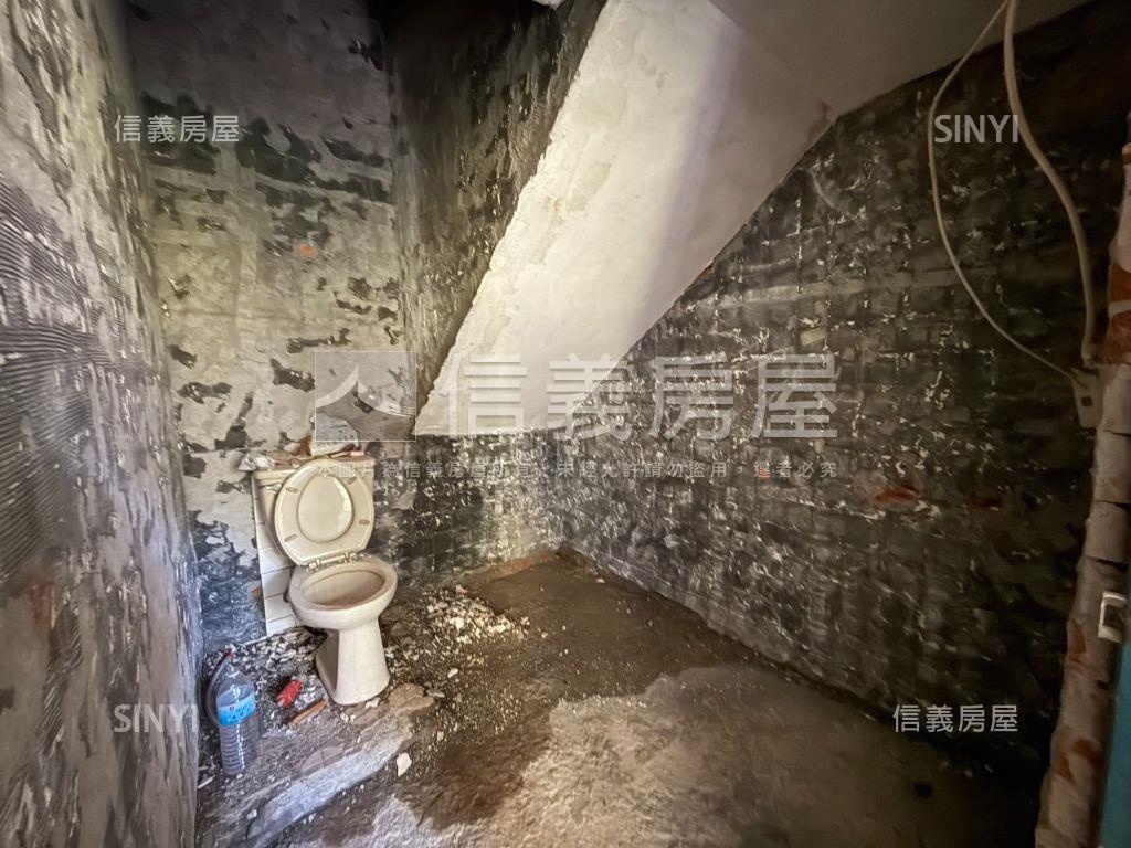 近龍岡千萬內透天房屋室內格局與周邊環境