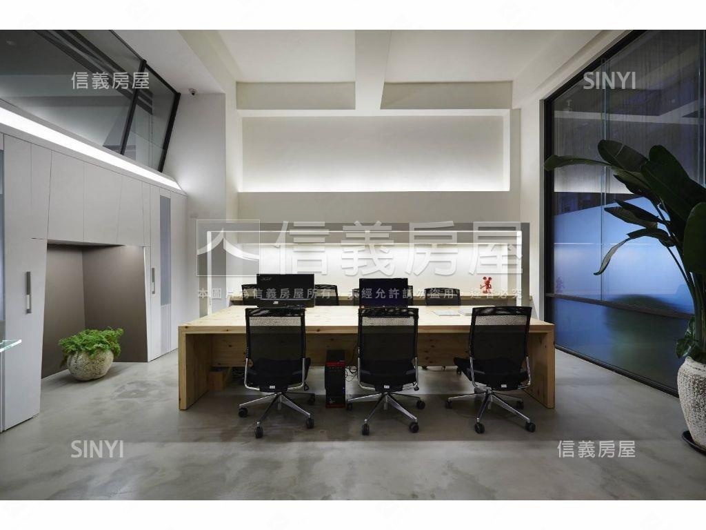 文心雲邸挑高店面房屋室內格局與周邊環境