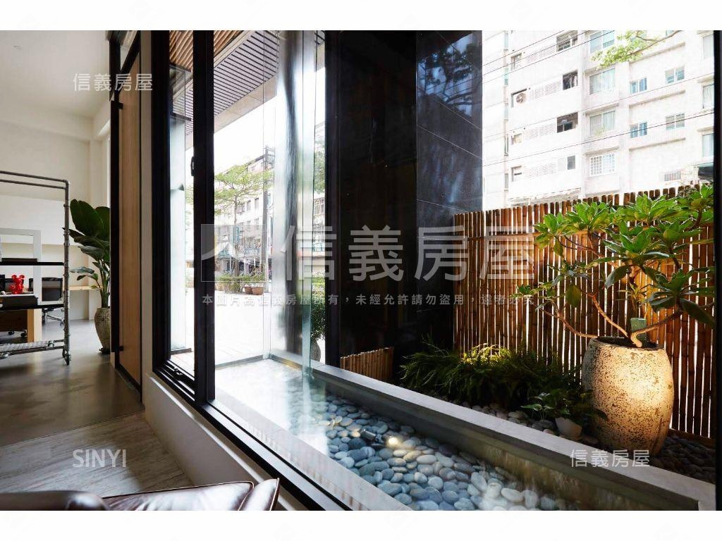文心雲邸挑高店面房屋室內格局與周邊環境