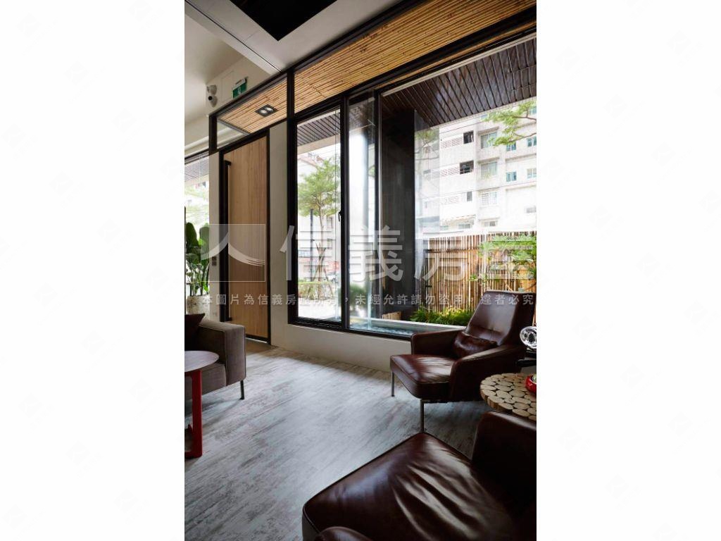 文心雲邸挑高店面房屋室內格局與周邊環境