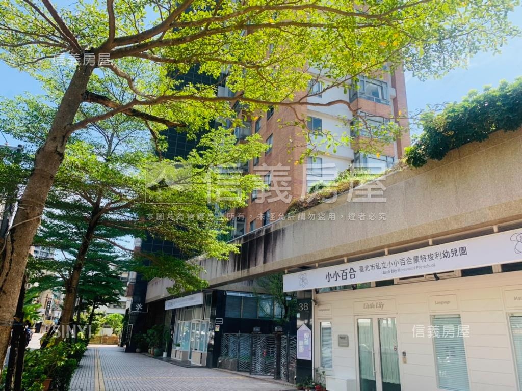 文心雲邸挑高店面房屋室內格局與周邊環境