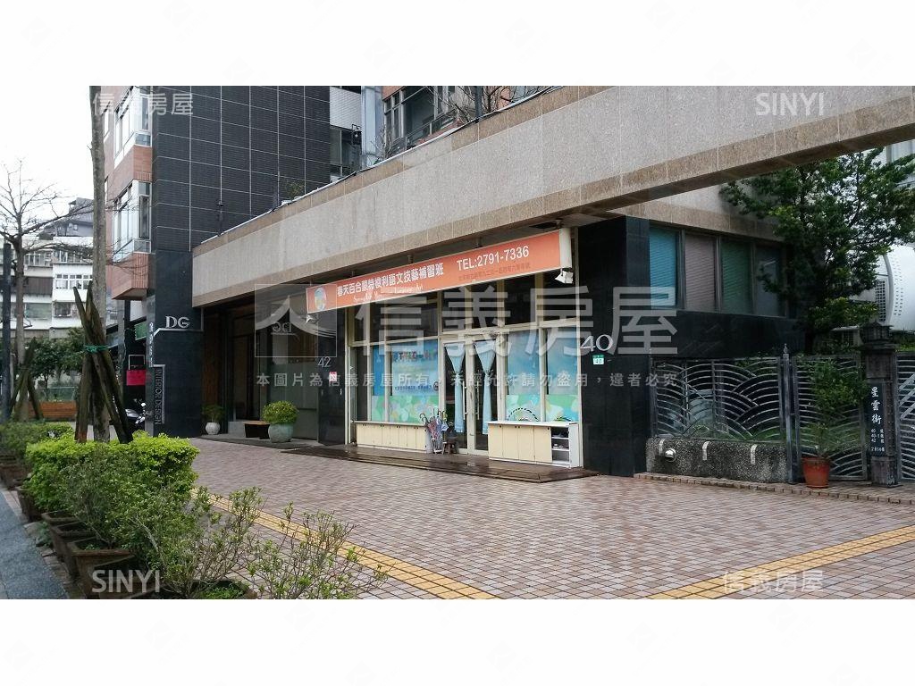 文心雲邸挑高店面房屋室內格局與周邊環境