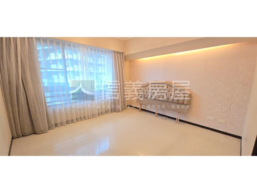 專任正面綠大地三房車位房屋室內格局與周邊環境